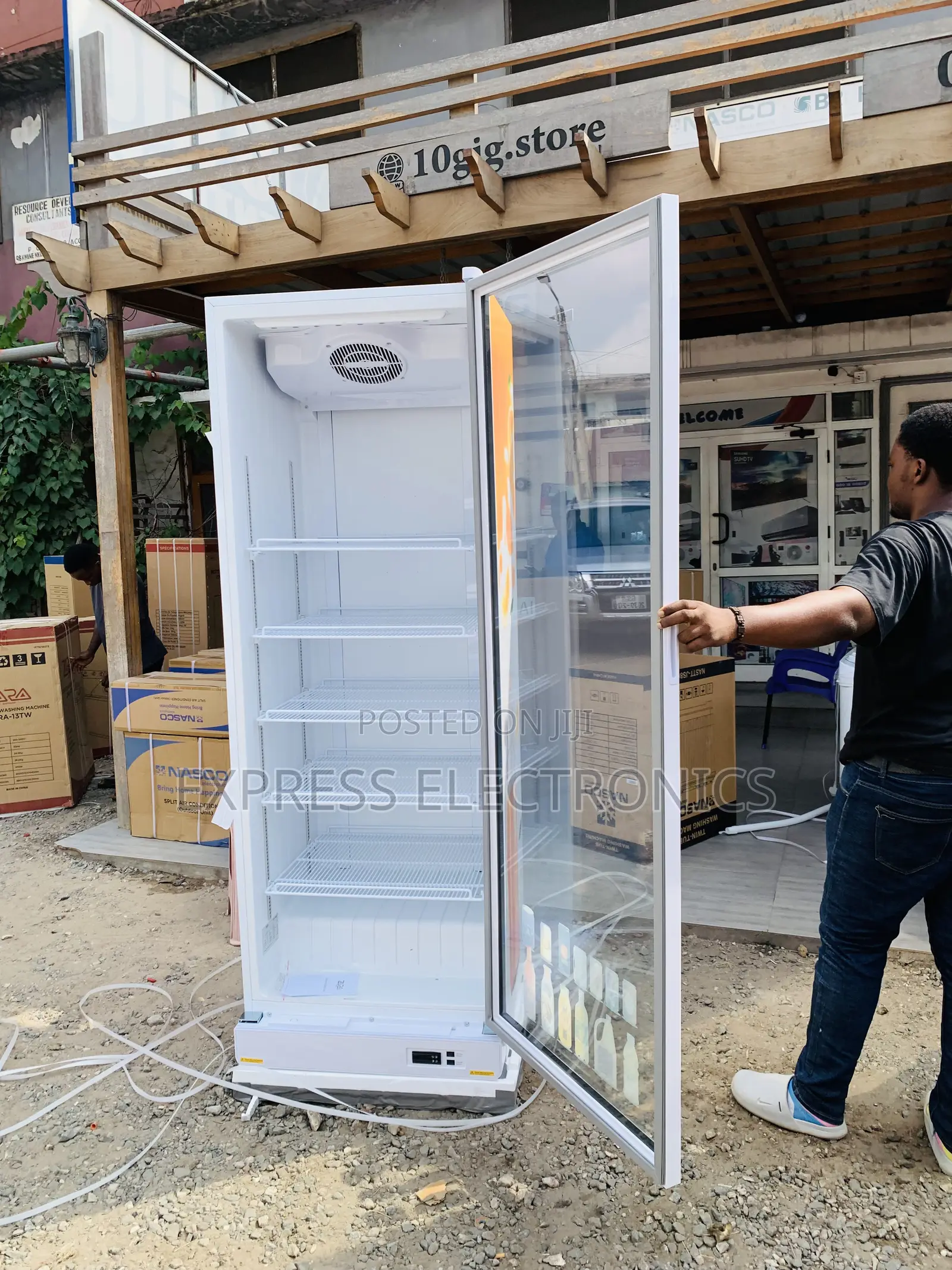 Text 10gig Your Zara-600dfg Zara Display Fridge 591 Itr Single Door