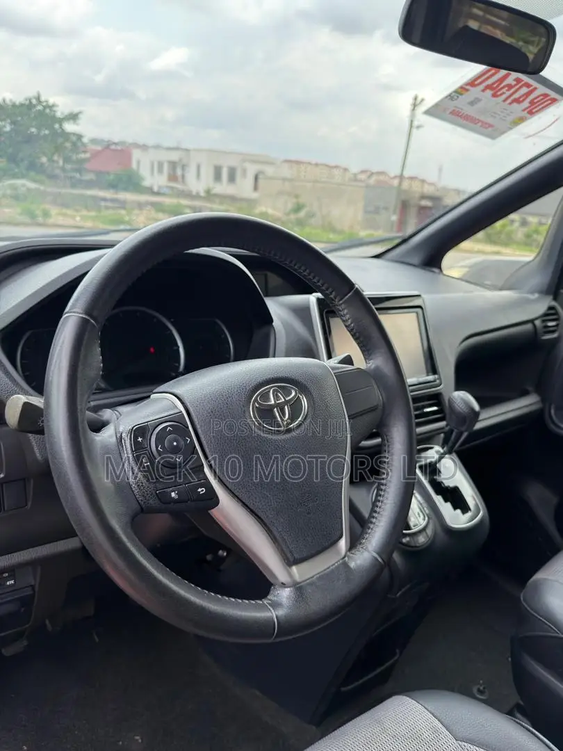 Toyota Voxy 2015 Black