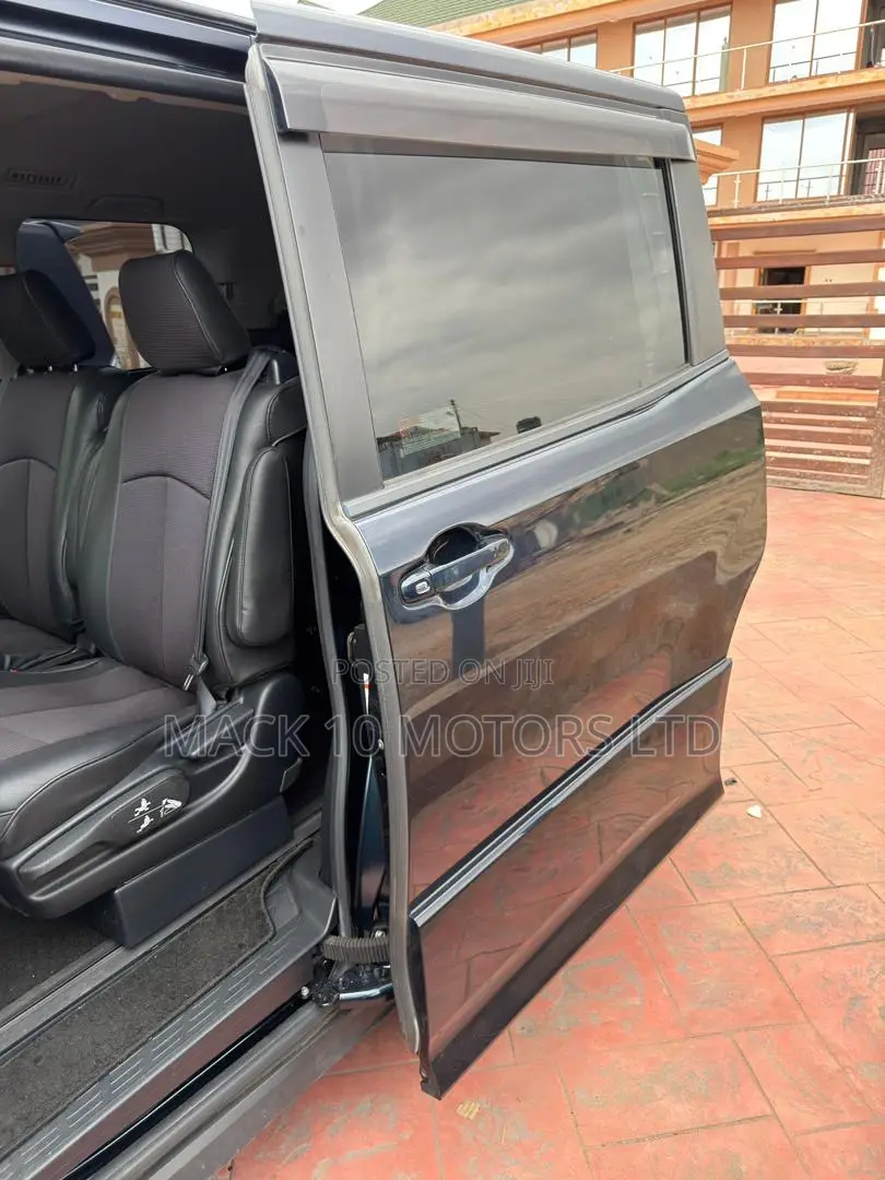 Toyota Voxy 2015 Black