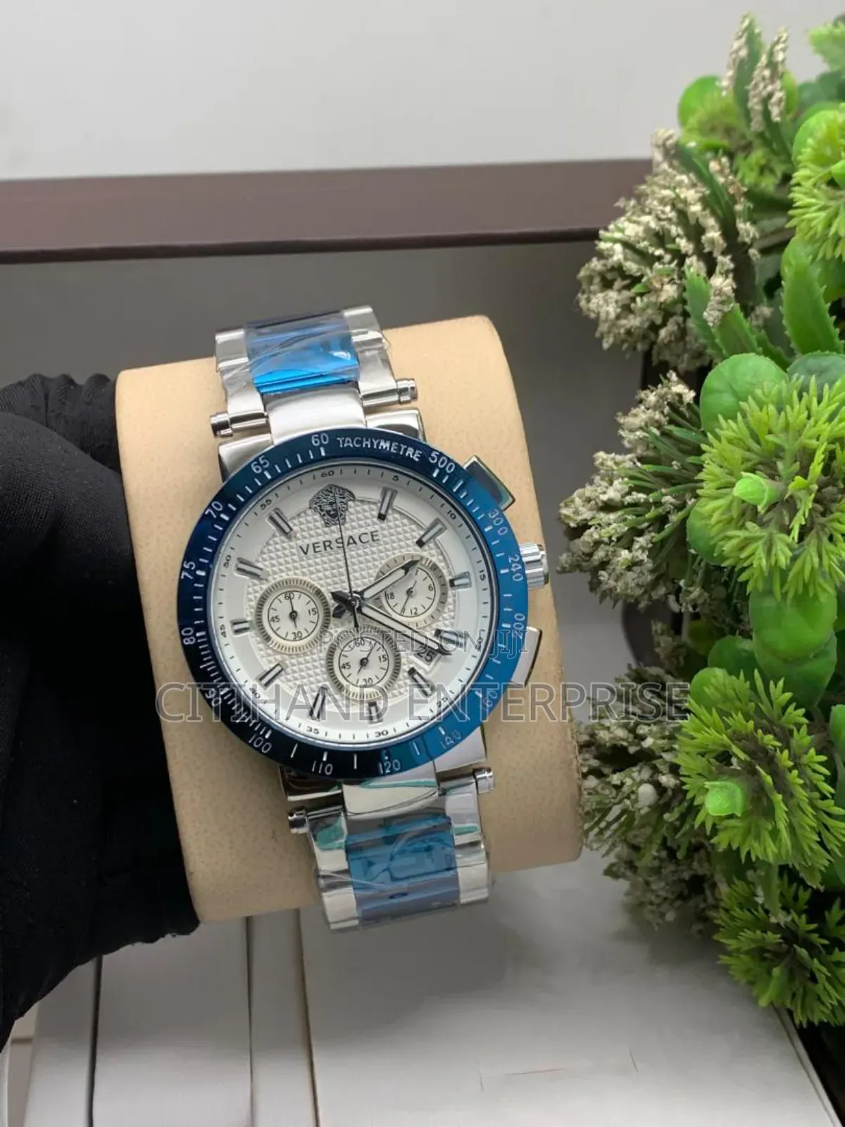Luxury Versace Timepiece - Men of Quality