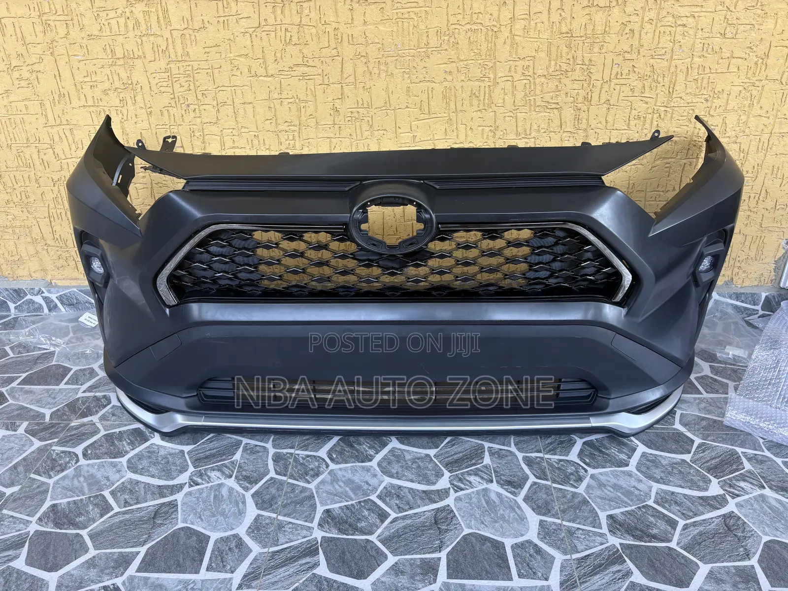 Toyota Rav4 20-24 Complete Bumper Available