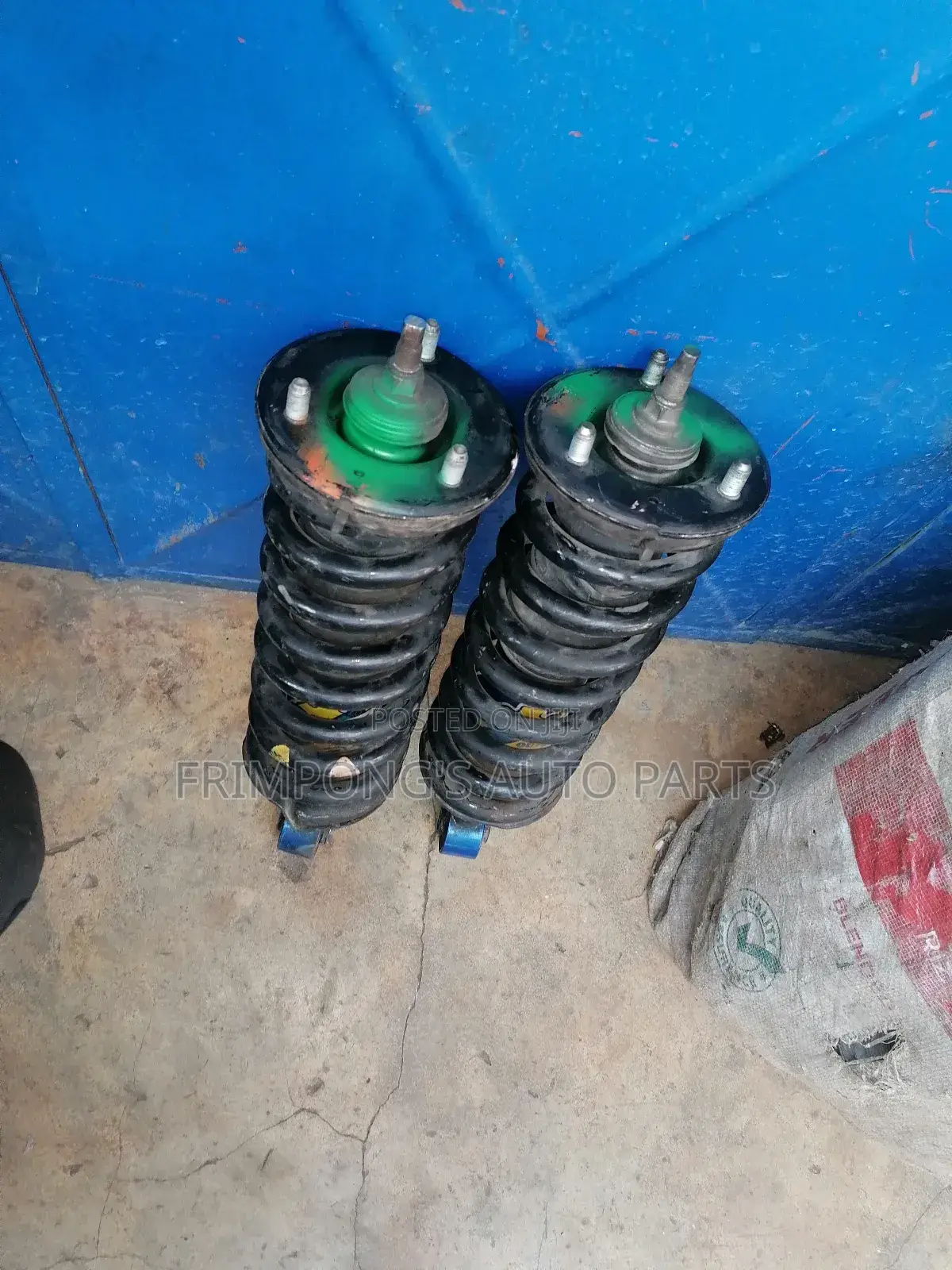 Nissan Pathfinder 2012 Front Shocks Absorbers