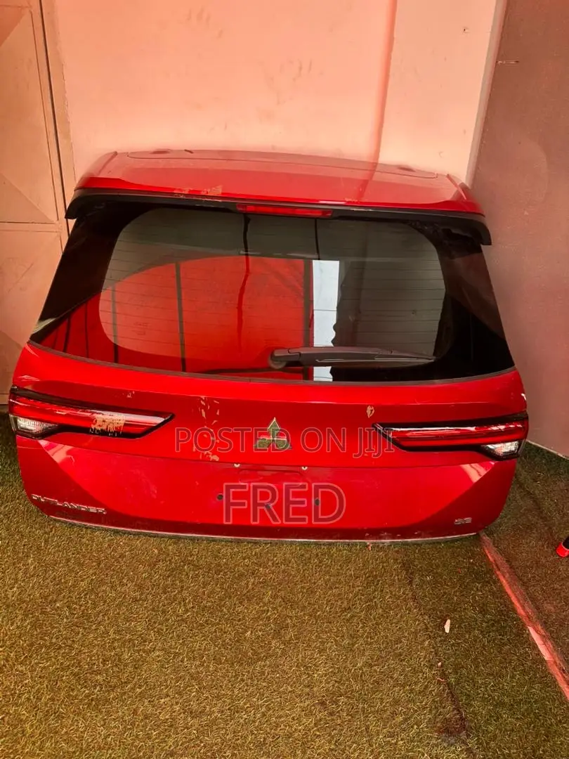 2022 to 2025 Mitsubishi Outlander Booth