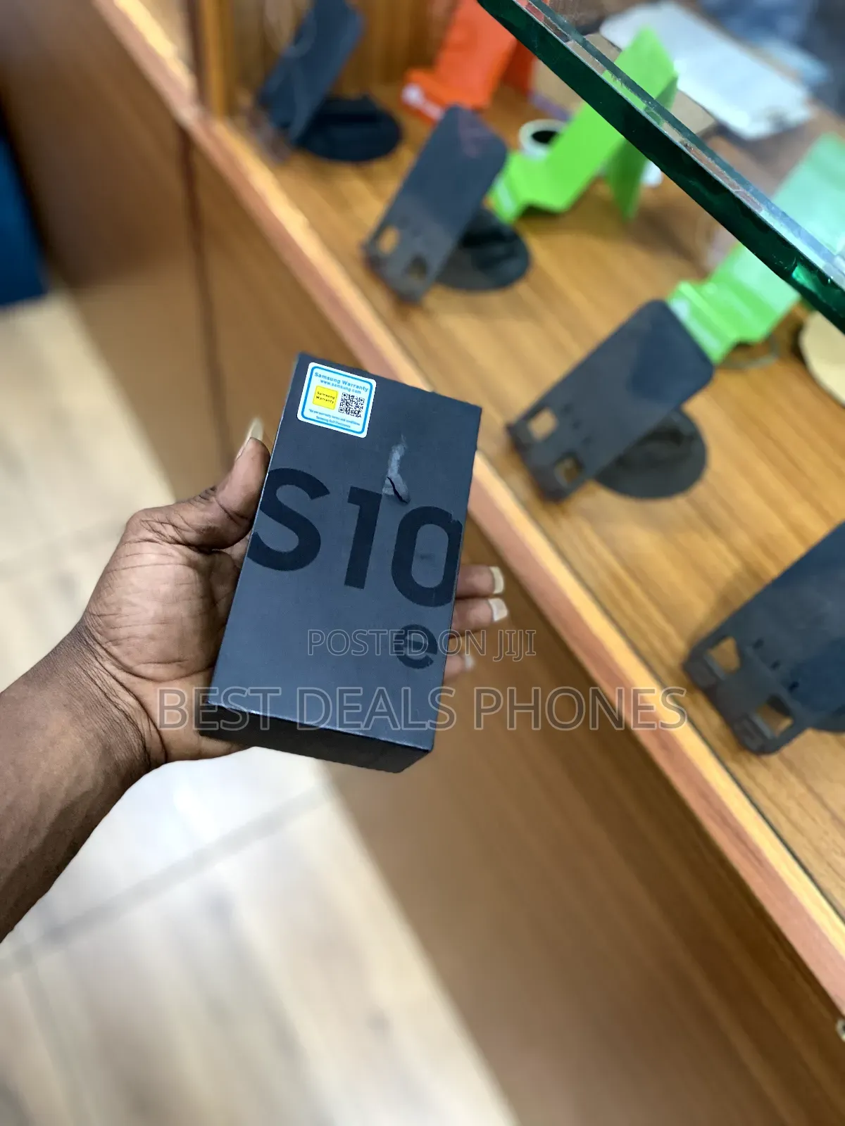 New Samsung Galaxy S10e 128 GB Blue