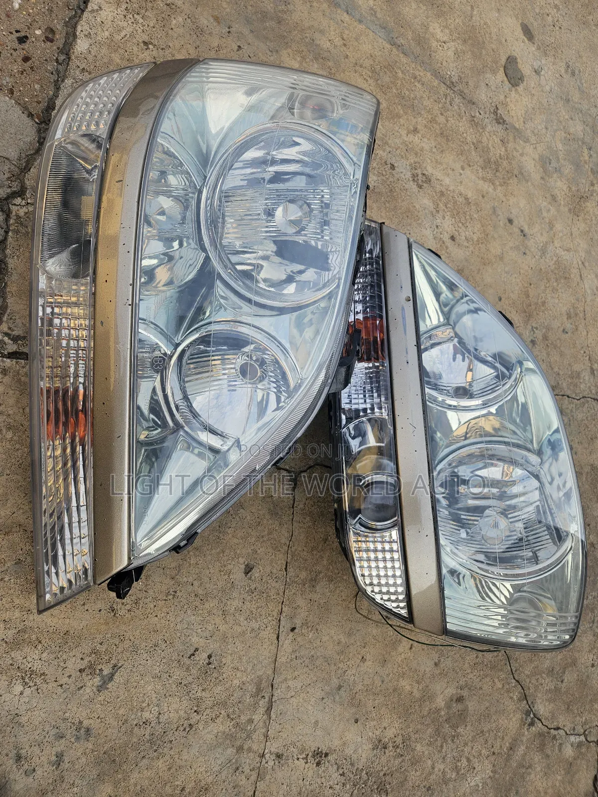 Lexus Rx300 Headlight Set