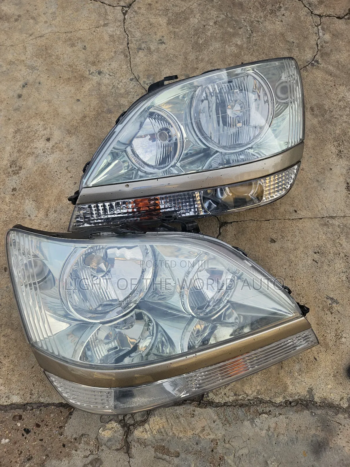 Lexus Rx300 Headlight Set