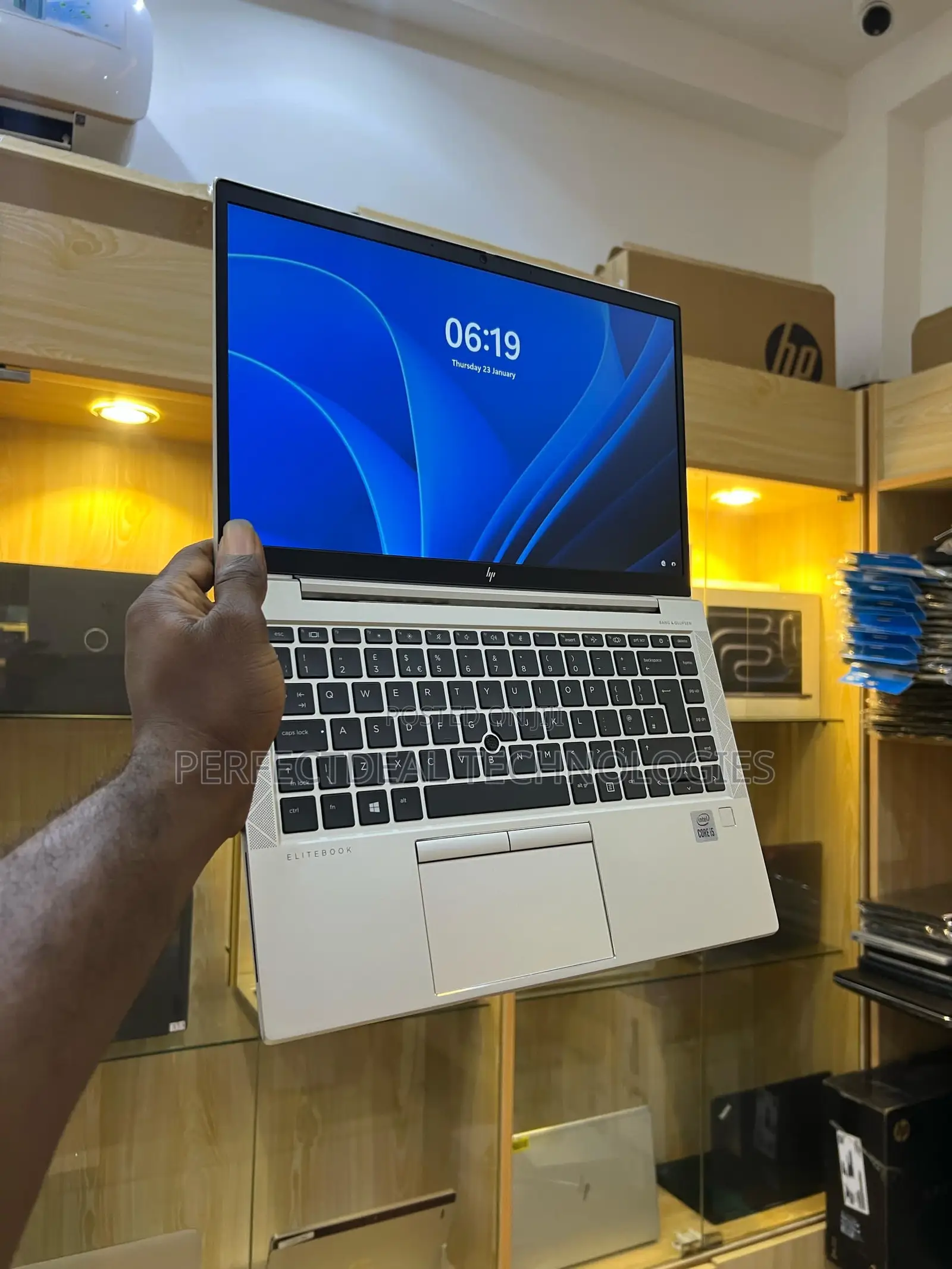New Laptop HP EliteBook 840 G7 8GB Intel Core i5 SSD 256GB