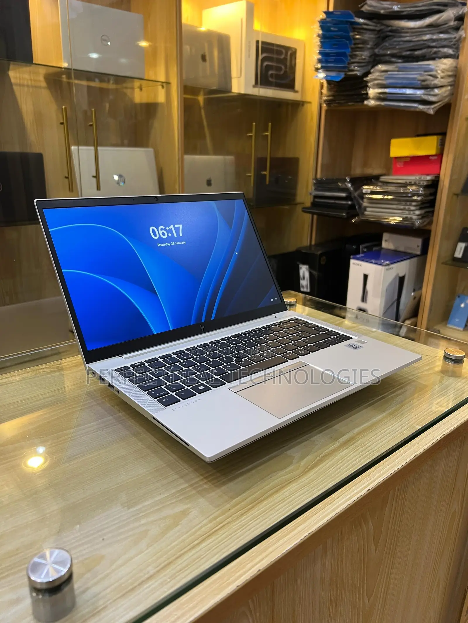 New Laptop HP EliteBook 840 G7 8GB Intel Core i5 SSD 256GB