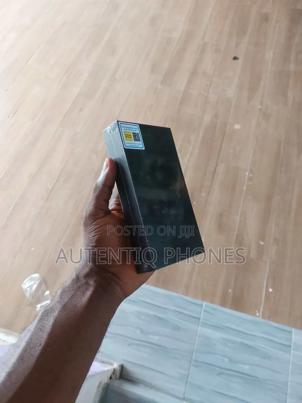 New Samsung Galaxy S22 5G 128 GB Gray