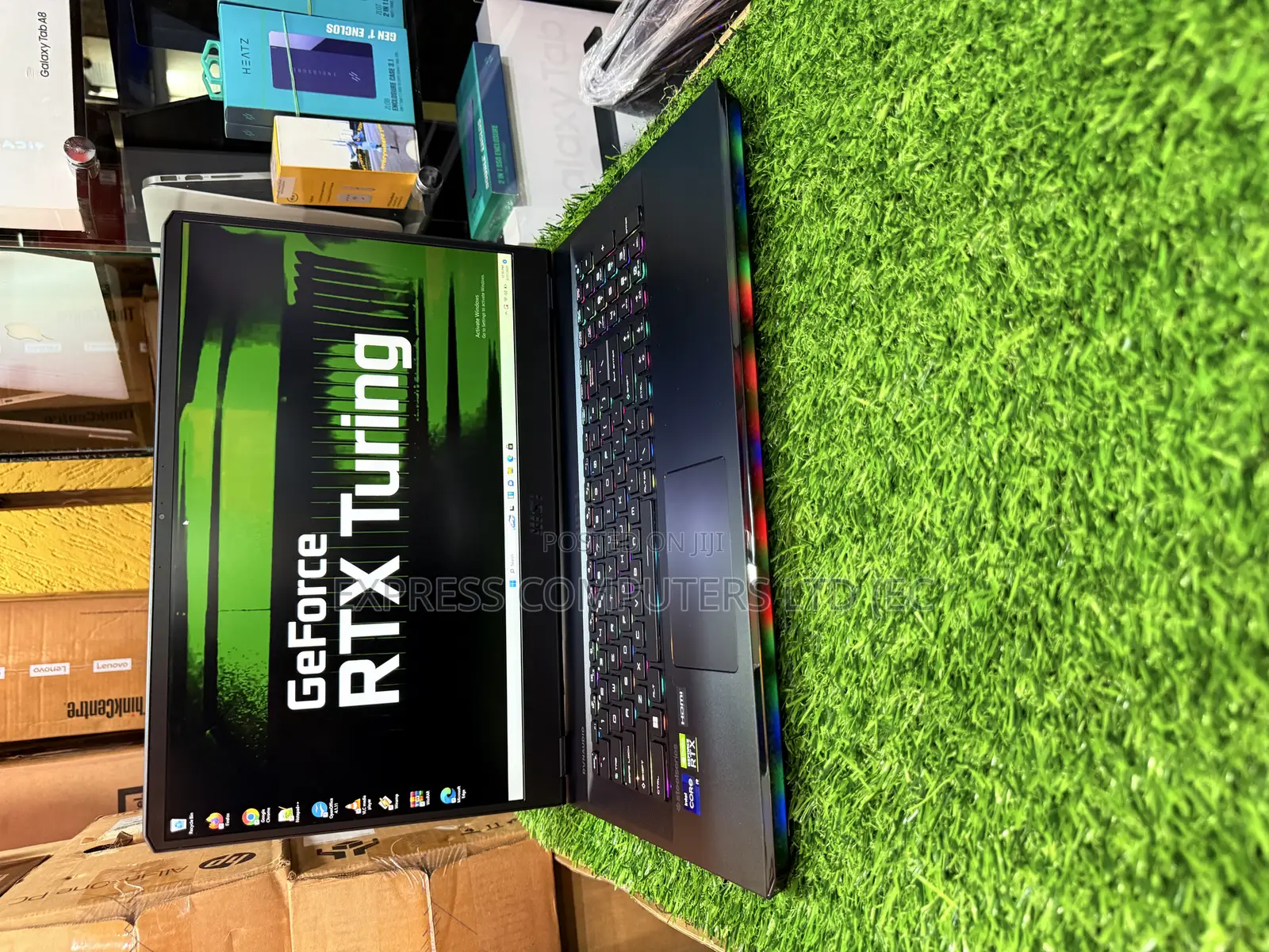 Laptop MSI Raider GE76 12UGS 32GB Intel Core i9 SSD 1T