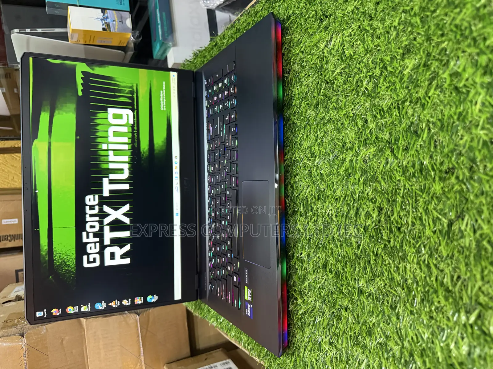 Laptop MSI Raider GE76 12UGS 32GB Intel Core i9 SSD 1T