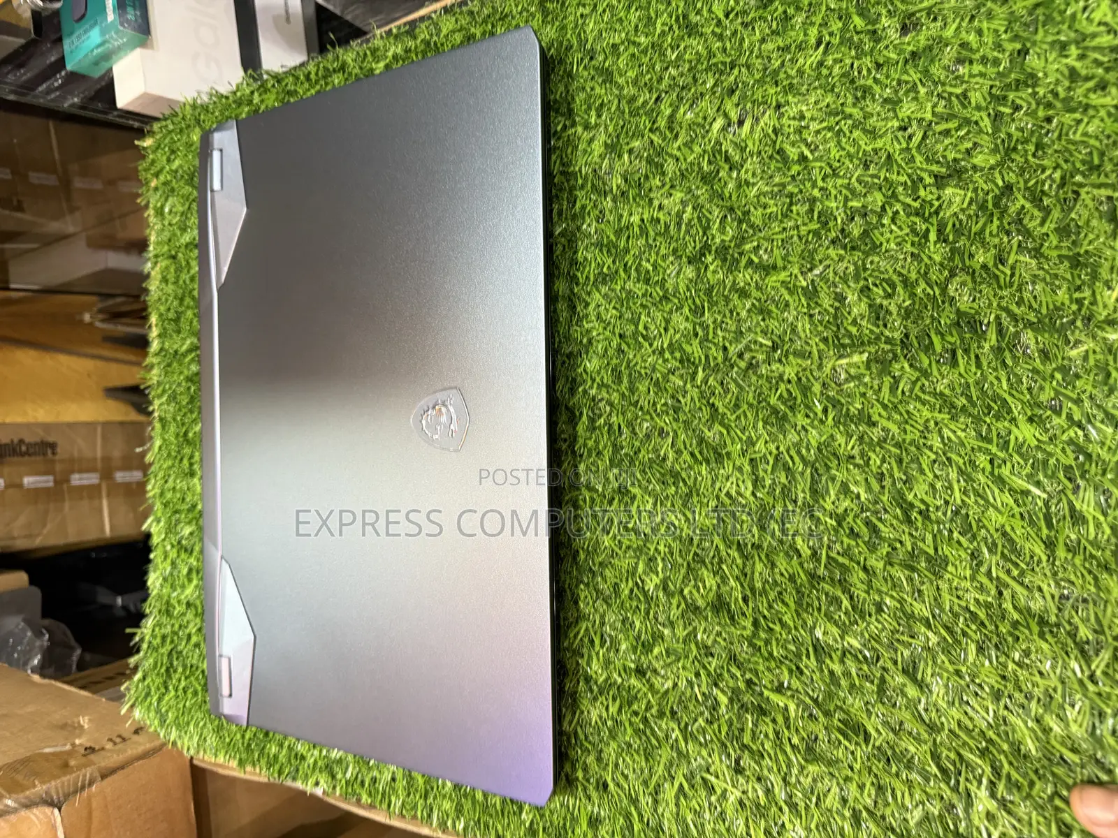 Laptop MSI Raider GE76 12UGS 32GB Intel Core i9 SSD 1T
