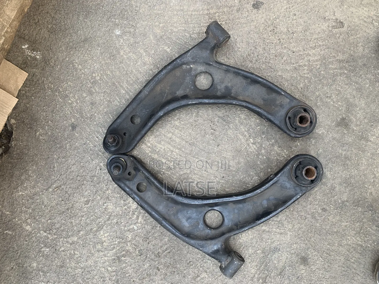 Toyota Vitz/Yaris Control Lower Arm Pair