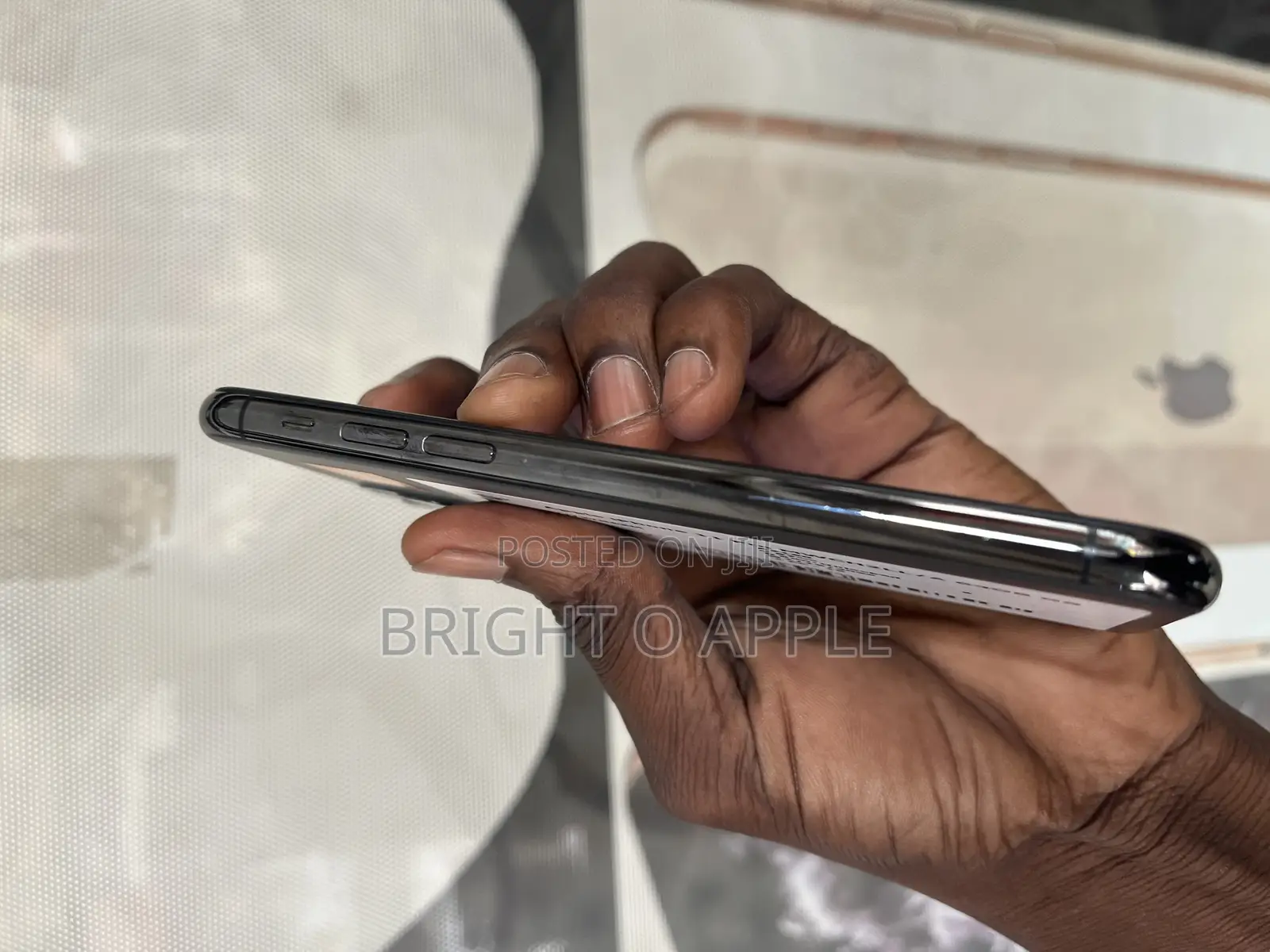 New Apple iPhone 11 Pro 64 GB Black