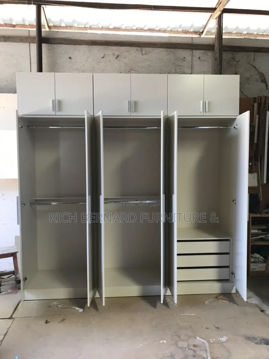 Luxurious Laminated Wardrobe