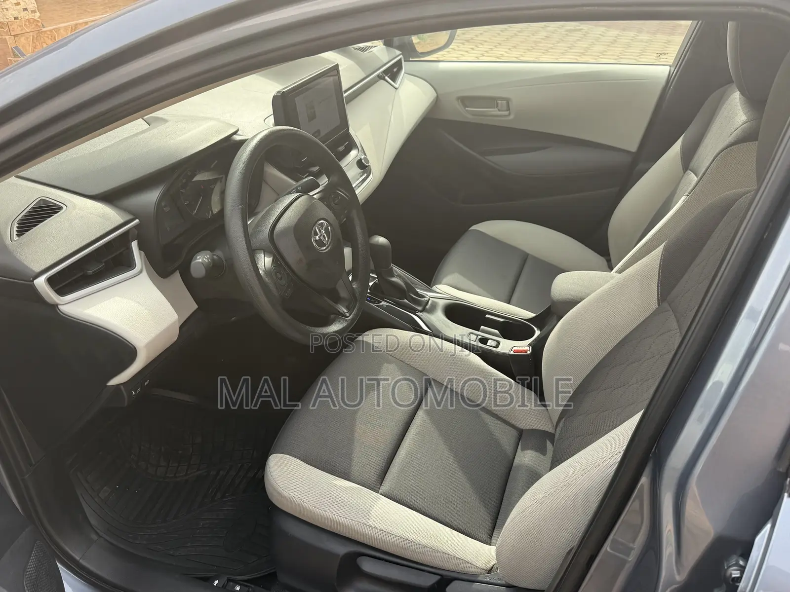 Toyota Corolla LE 2024 Gray