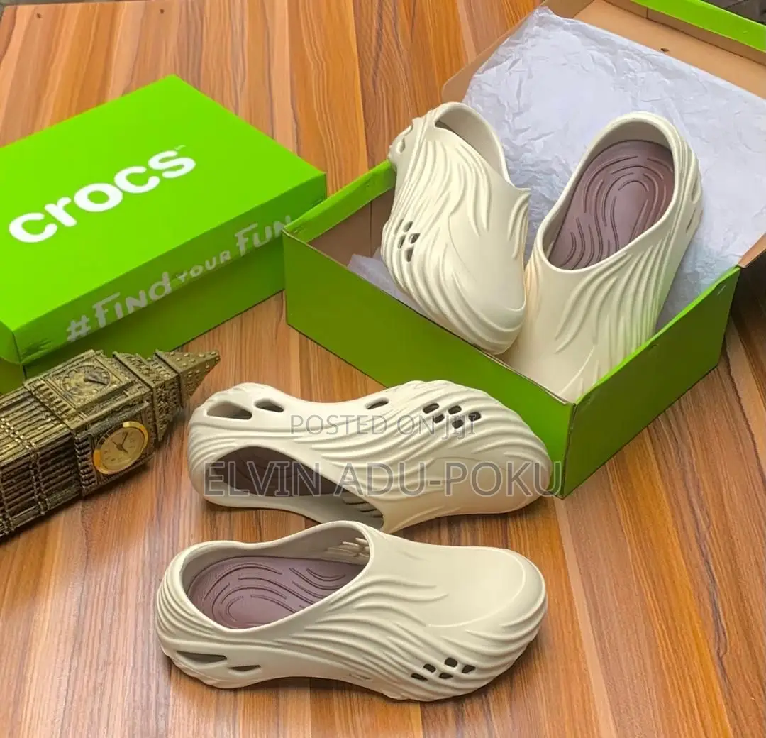 Crocs Echo Wave Sandals In Different Colours , Swipe >>>>