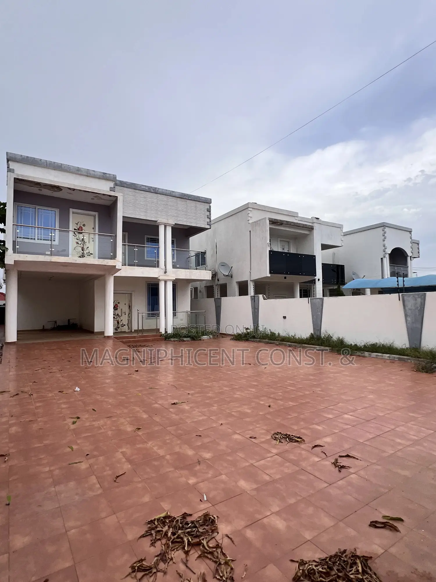 4bdrm Duplex in Lakeside Estates, Ashaley Botwe for rent