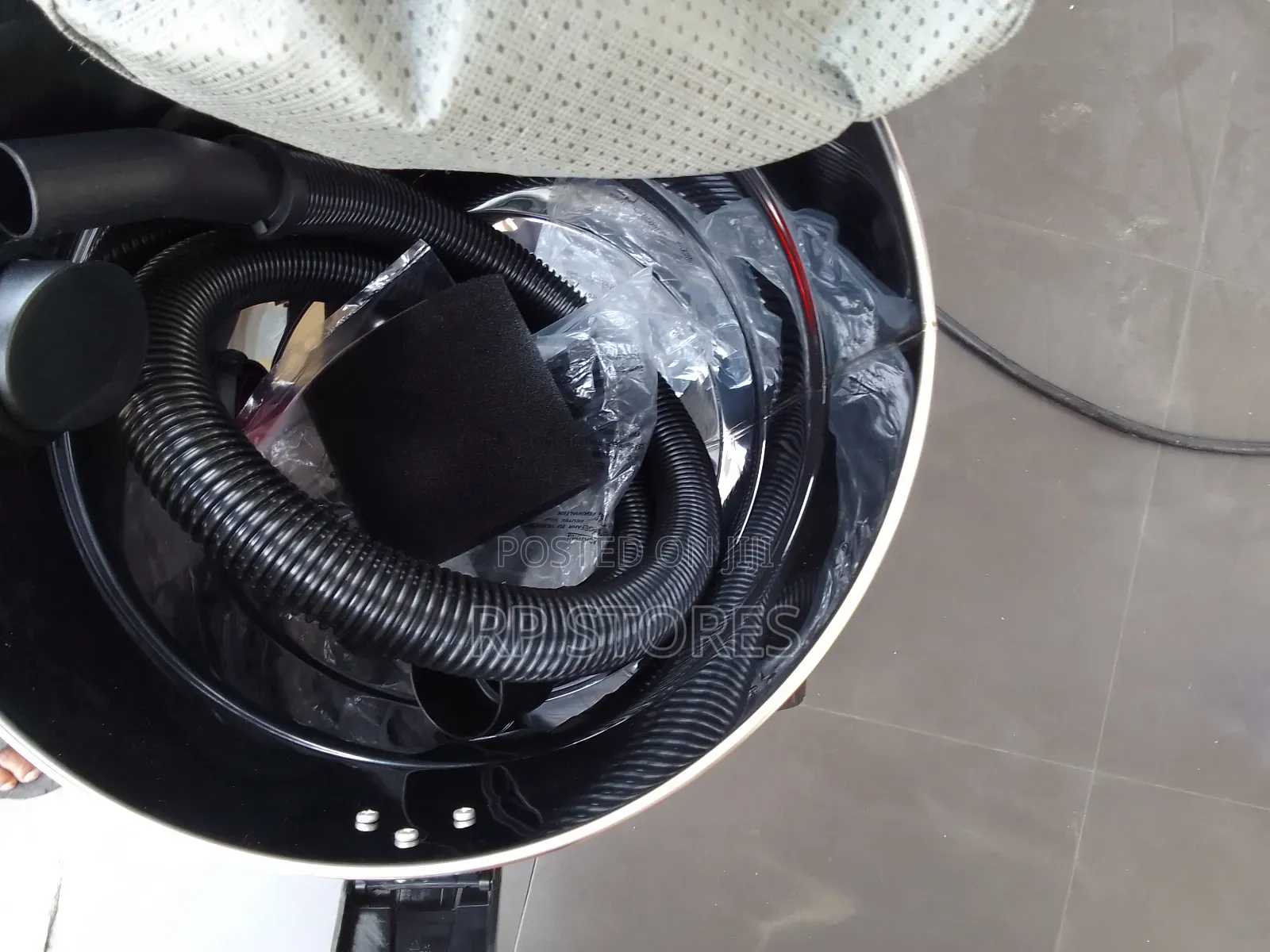 Wadfow Vacuum Cleaner 1200w / 30l