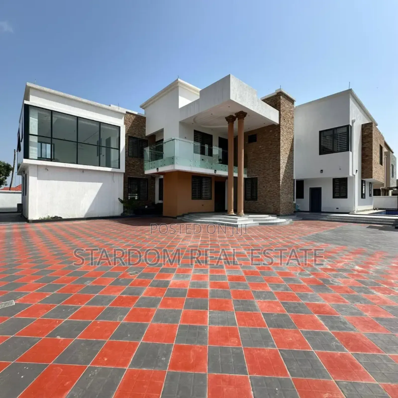 6bdrm Mansion in West Trassaco, East Legon for sale