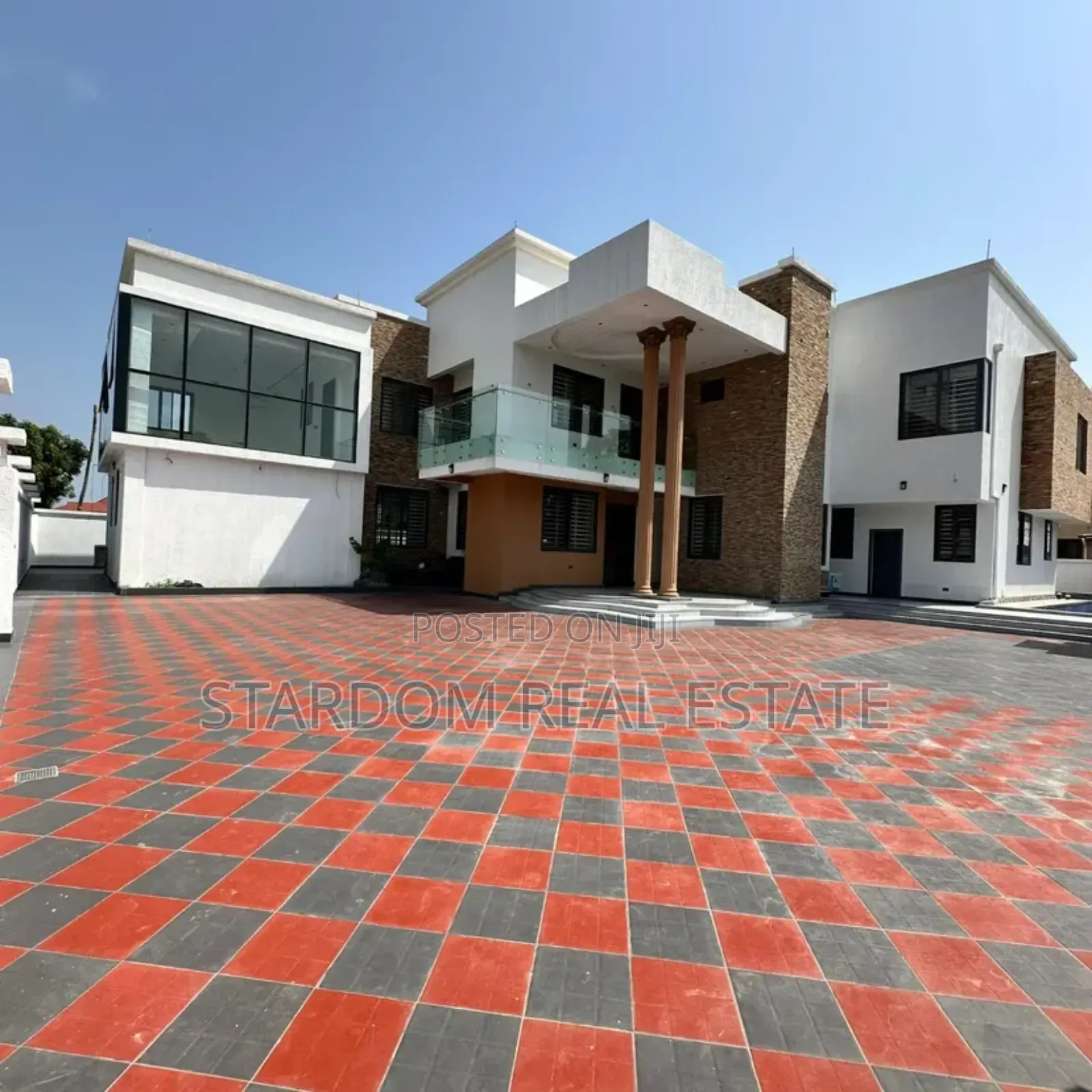 6bdrm Mansion in West Trassaco, East Legon for sale