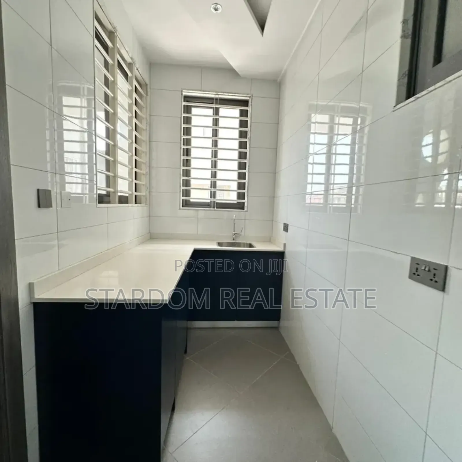 6bdrm Mansion in West Trassaco, East Legon for sale