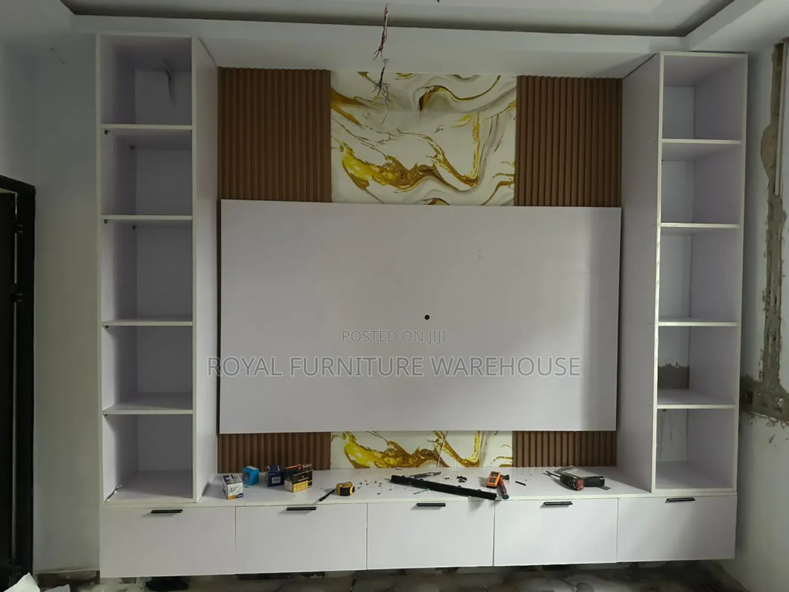 Modern Wooden Entertainment Unit Customize .