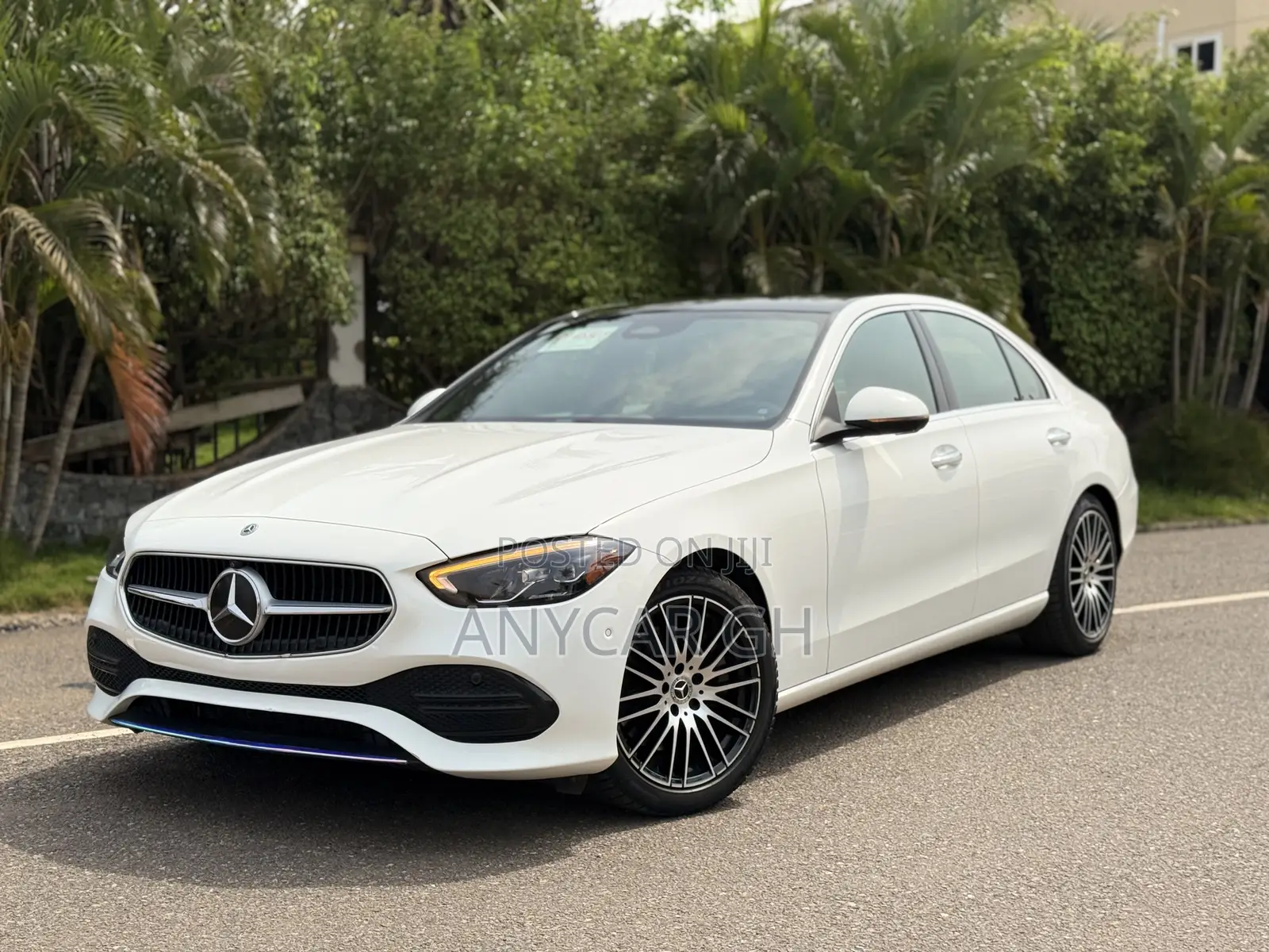 Mercedes-Benz C300 2024 White