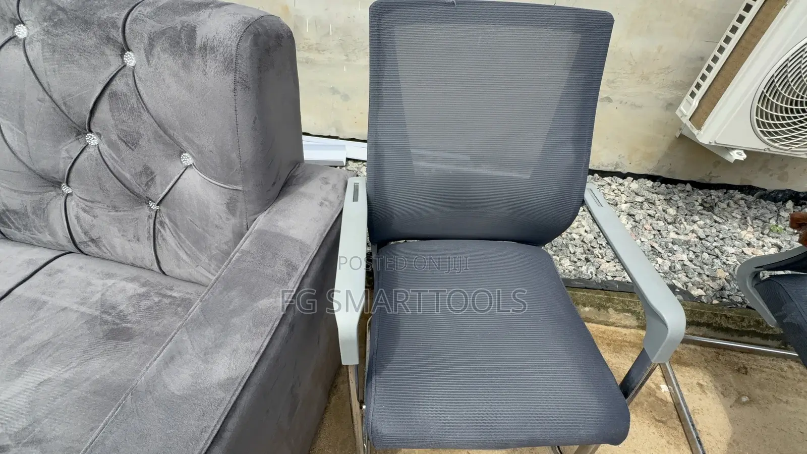 Couch Cleaning and Deep Wash