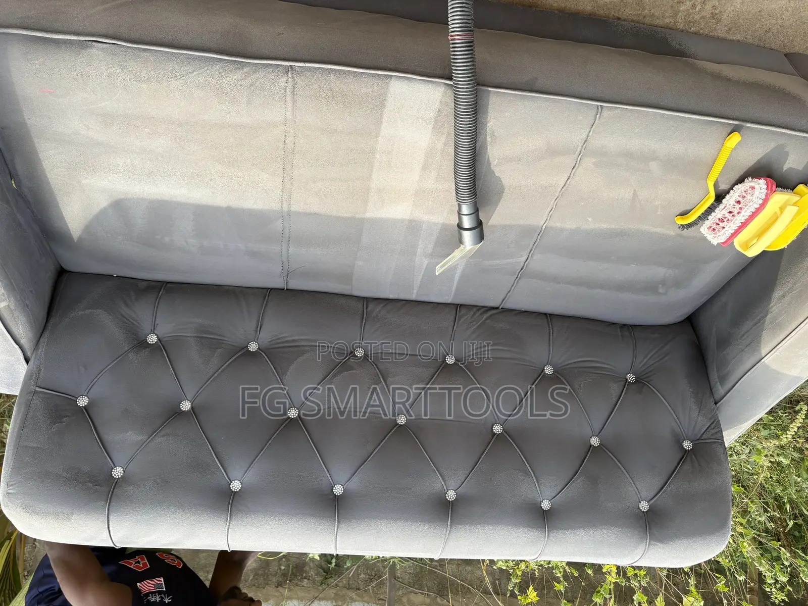 Couch Cleaning and Deep Wash