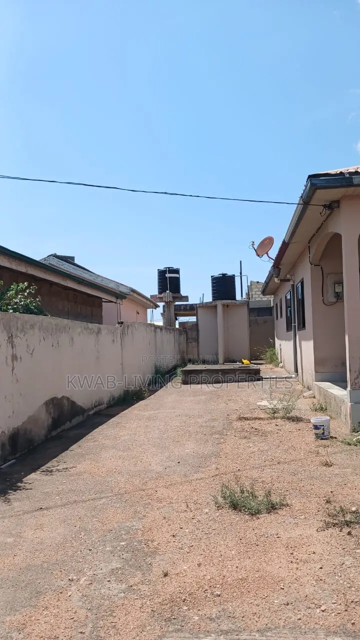 3bdrm House in Kasoa for sale