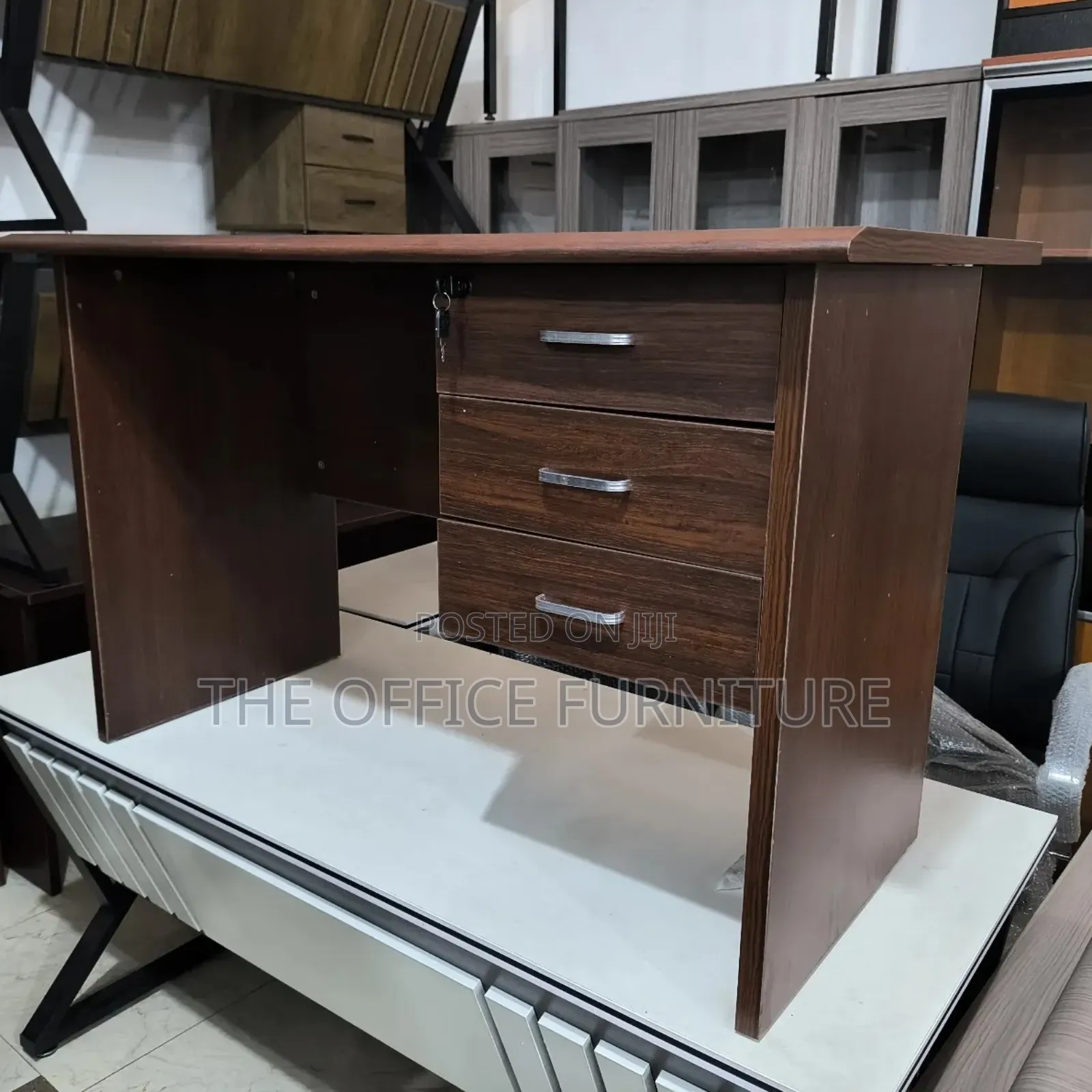 (216) Office Desk (120cm)