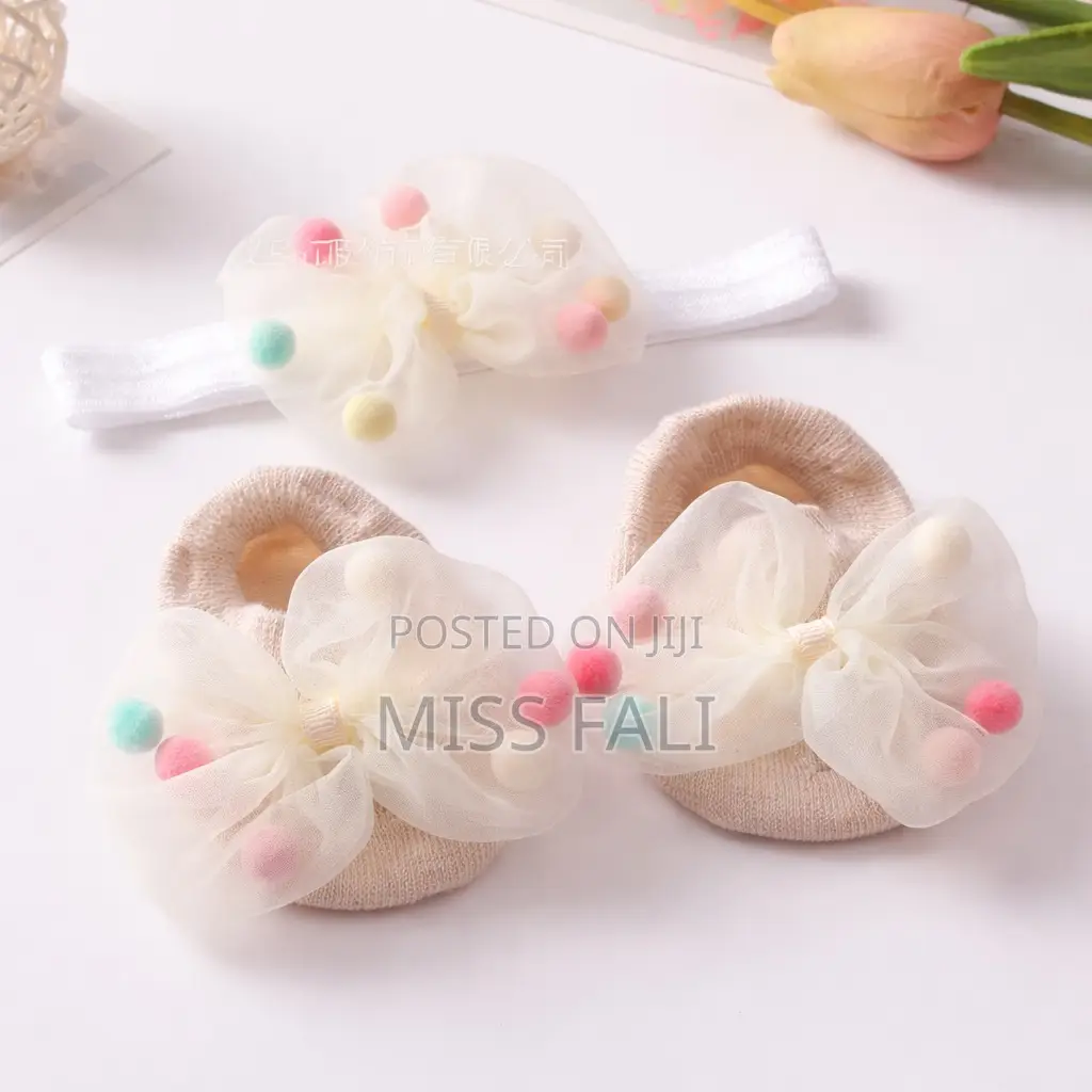 Baby Pom Pom Set. 0-1y