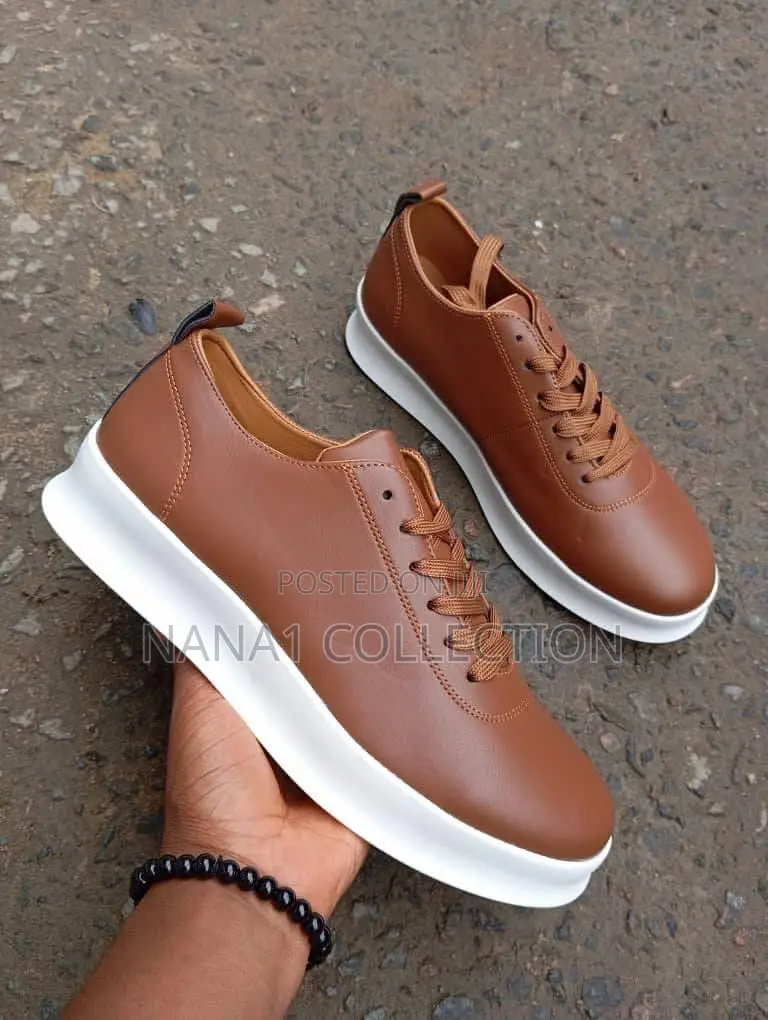 Men’S Casual Lace—Up Sneakers