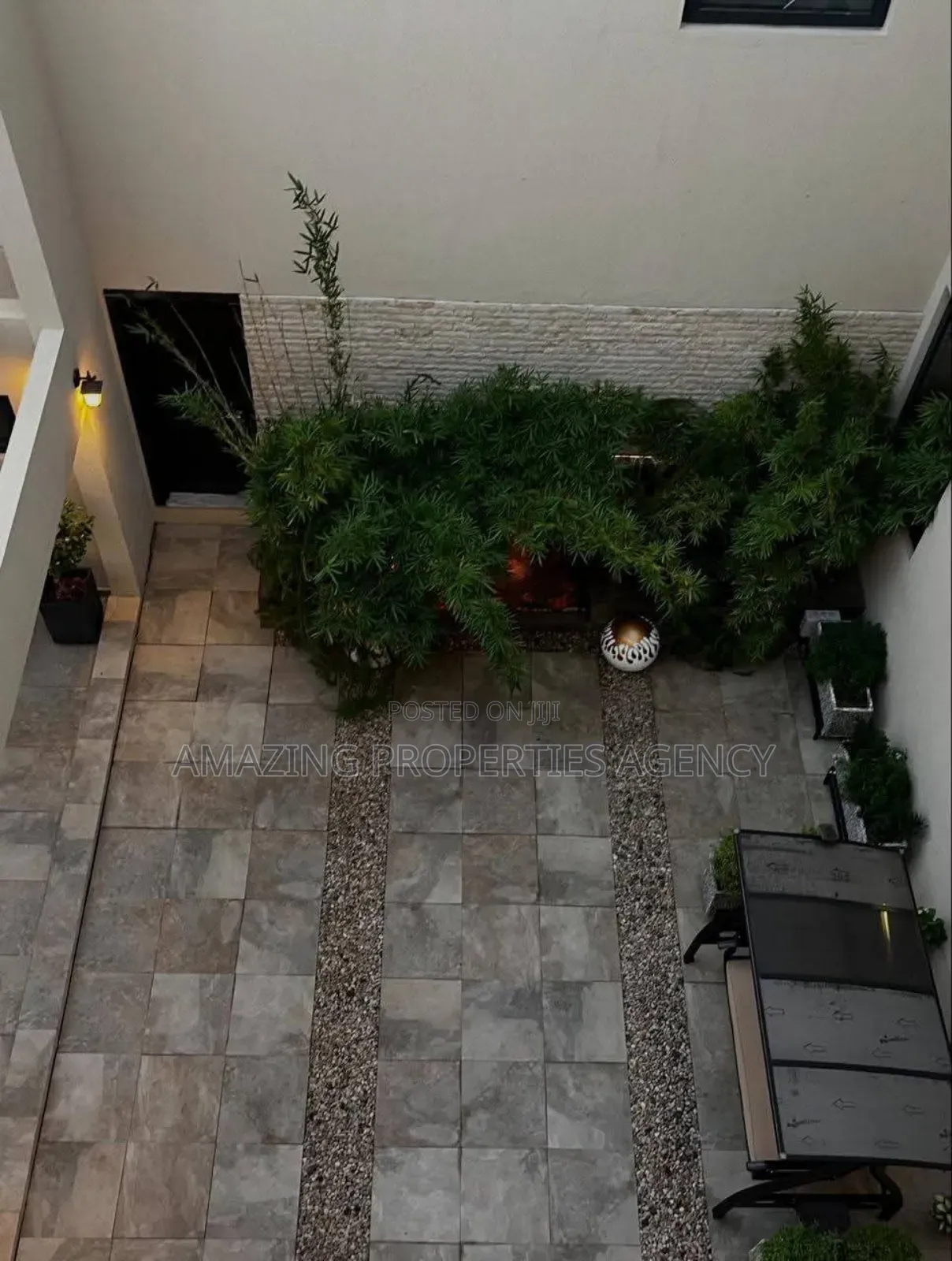 5bdrm House in East Airport for sale