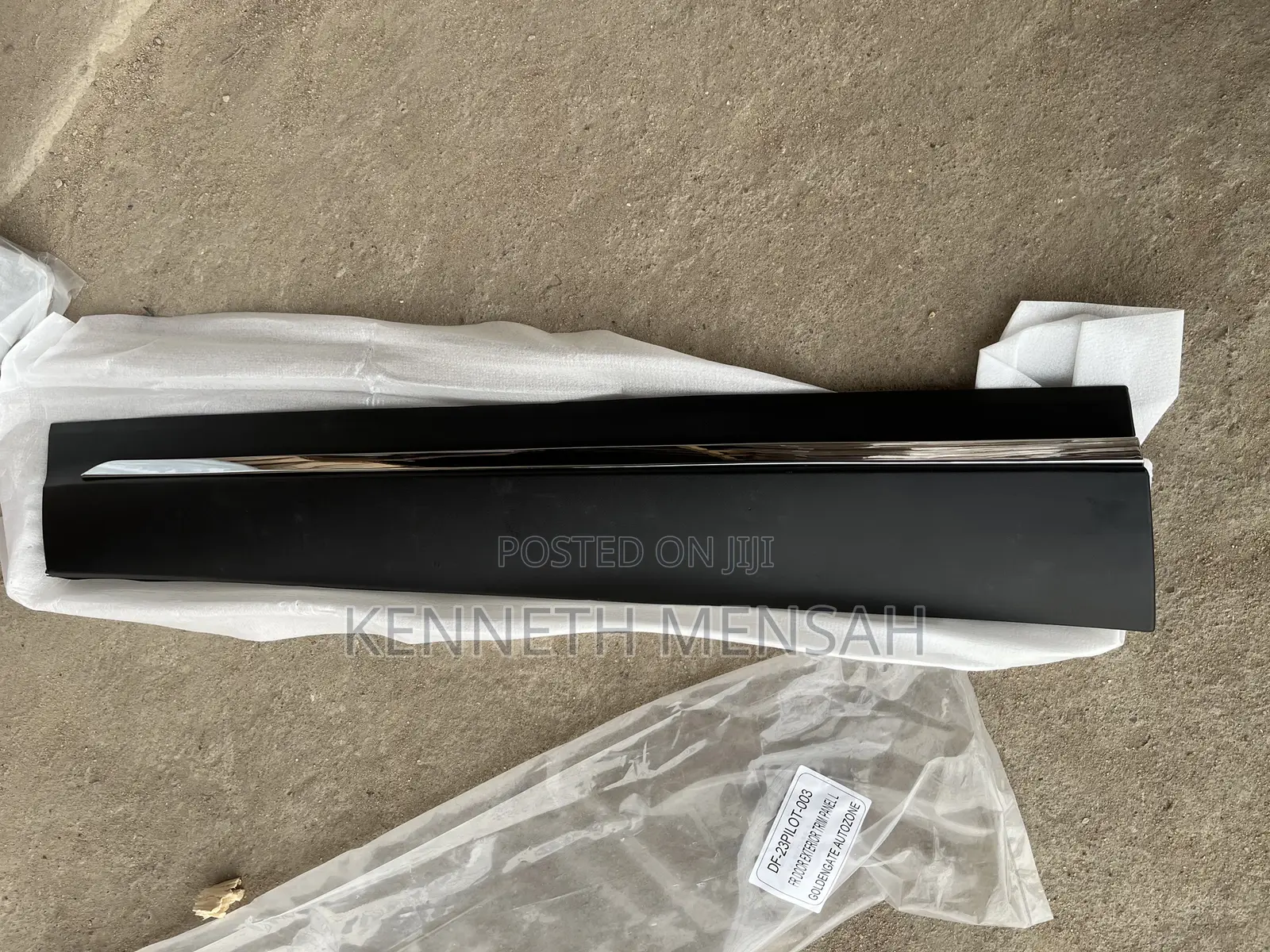 Honda Pilot 2023 -2025 Front Door Moulding