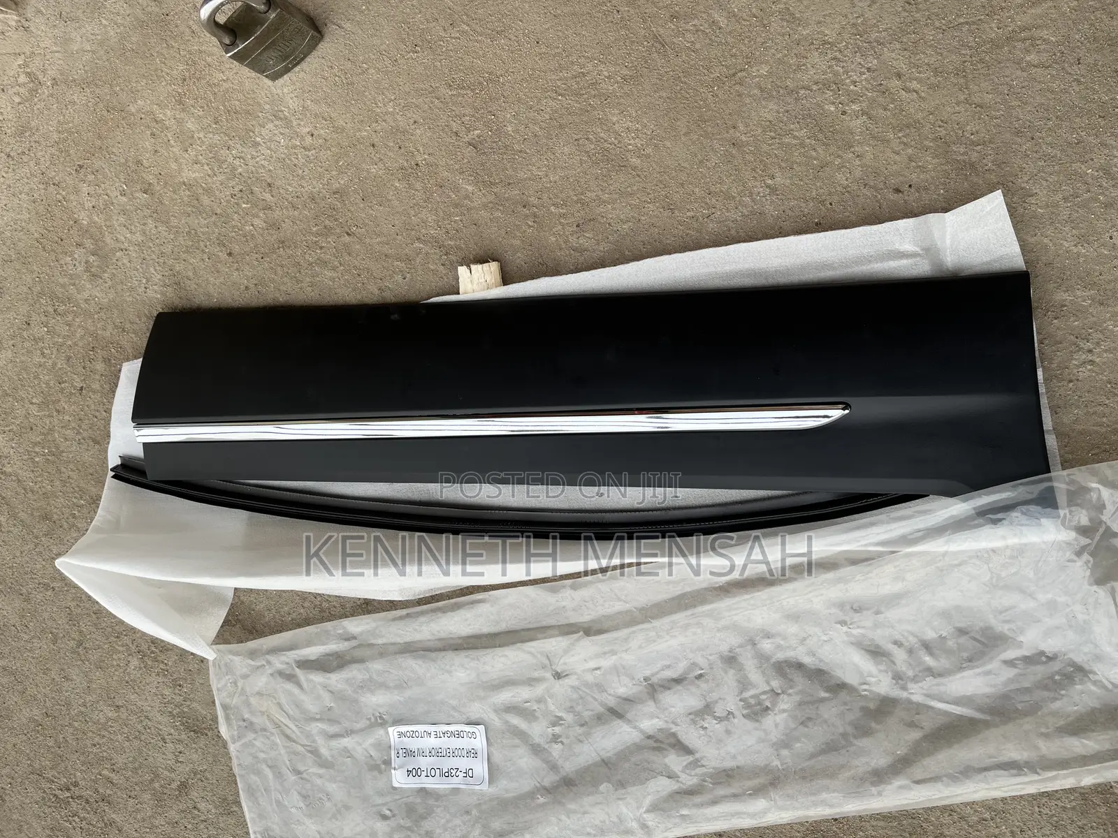 Honda Pilot 2023-2025 Back Door Moulding