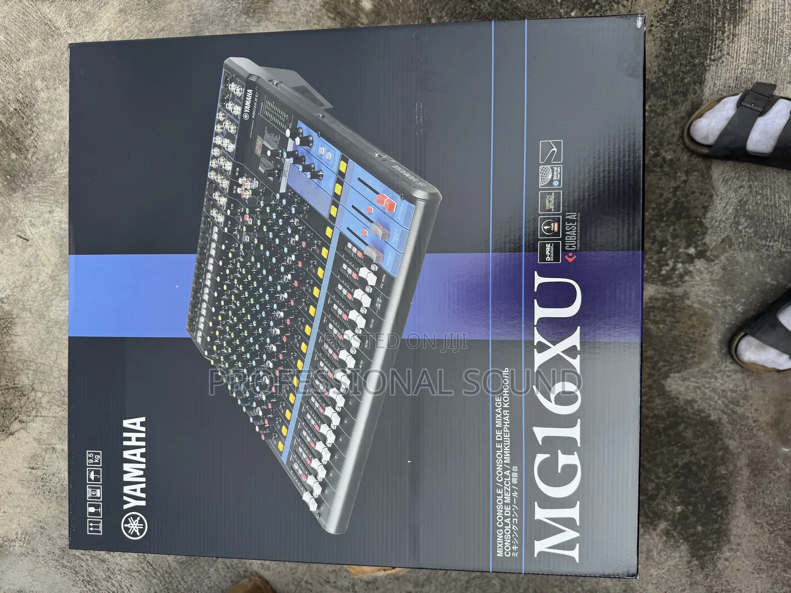 Yamaha Mg16xu 16-Channel Mixer.