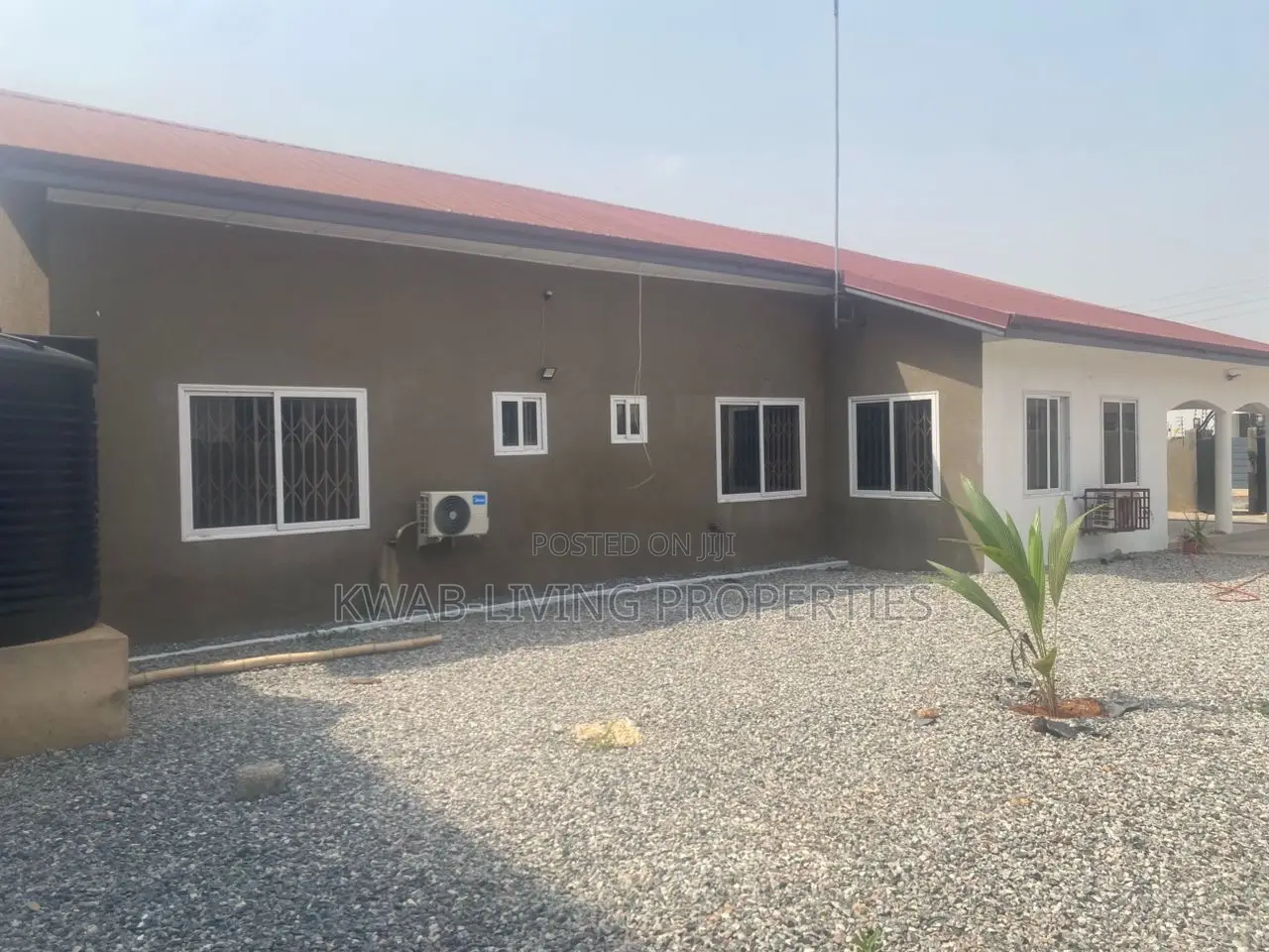 4bdrm House in Lake Side Estate for rent