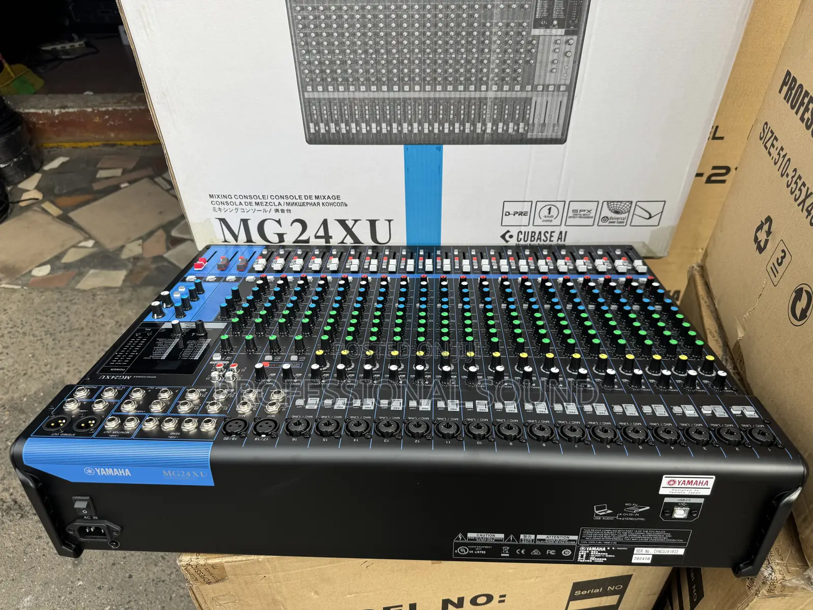Yamaha Mg24xu 24-Channel Mixing Console [4].