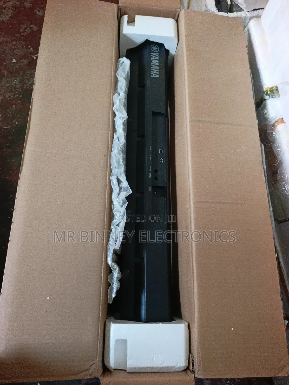 Yamaha PSR E433