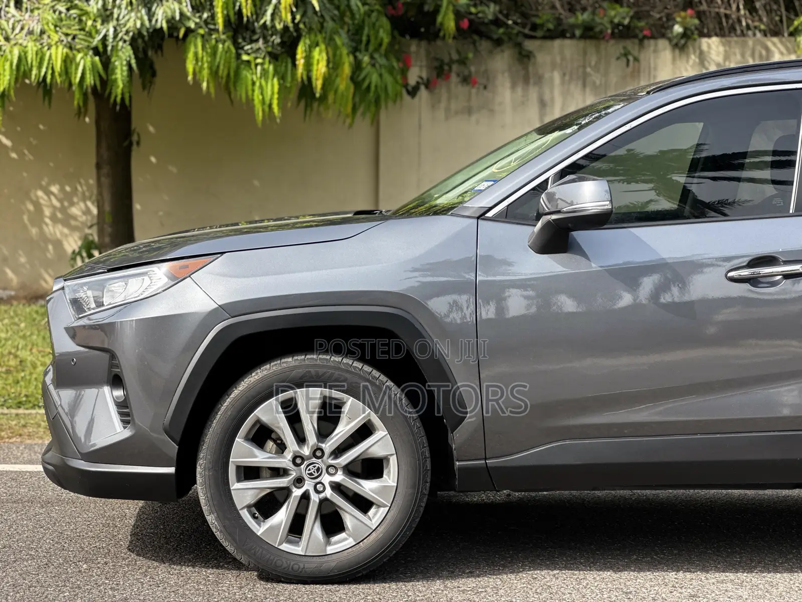 Toyota RAV4 Limited 2021 Gray