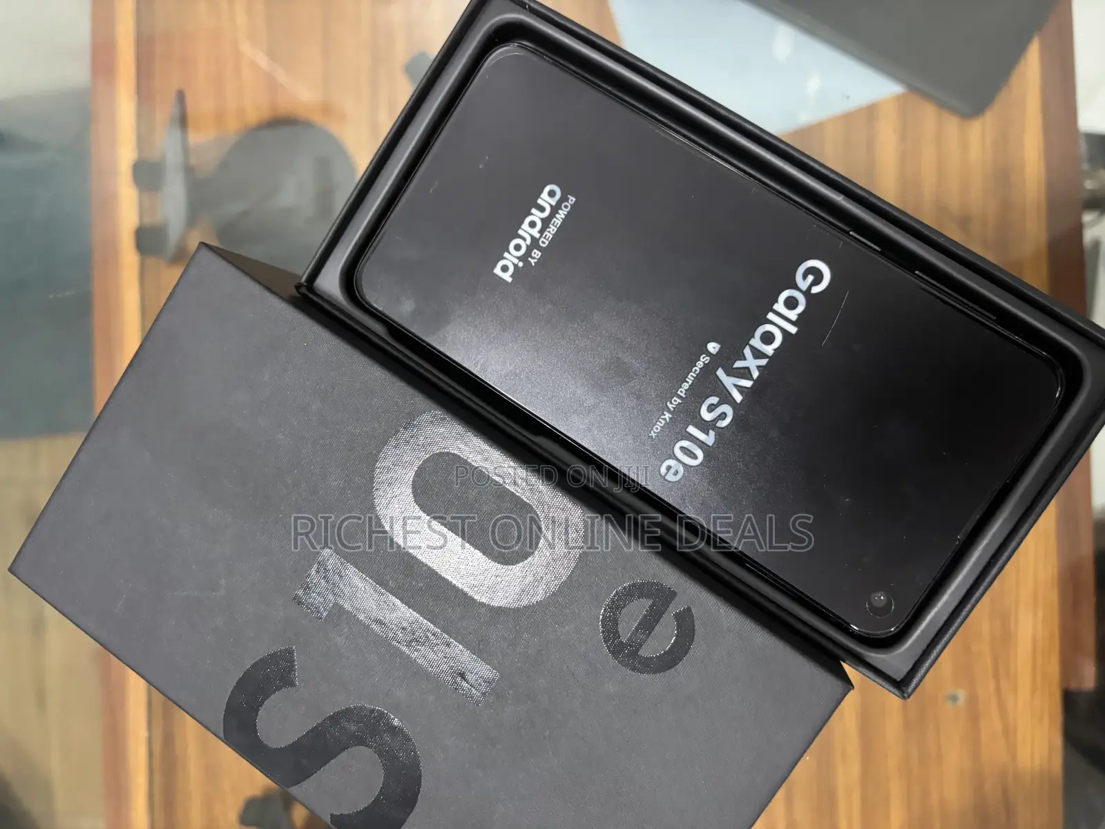 New Samsung Galaxy S10e 128 GB Black