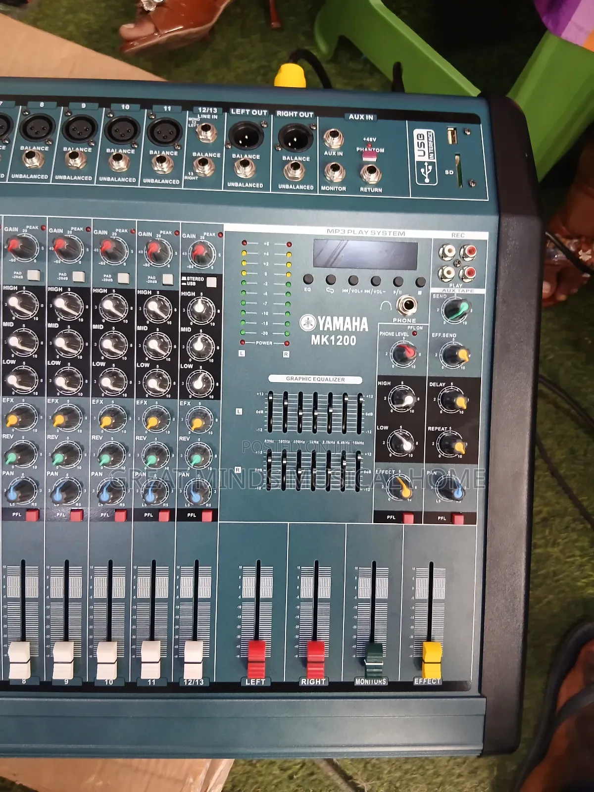 Yamaha Mk 12 Channels Powered Mixer