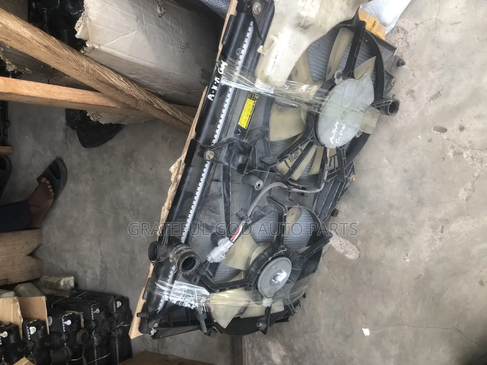 Toyota Voxy Water Tanks Available
