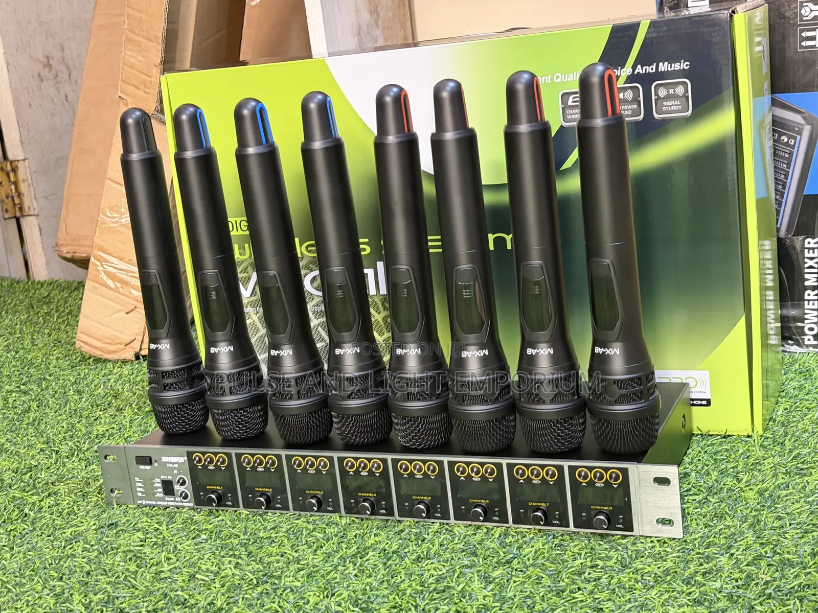 Shure 8-in-1 Uhf Wireless Microphone System