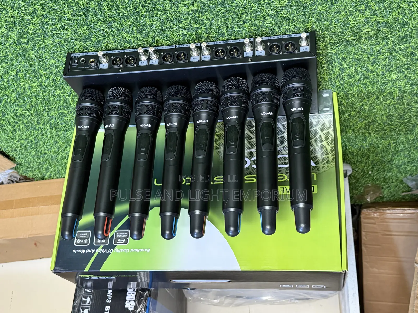Shure 8-in-1 Uhf Wireless Microphone System