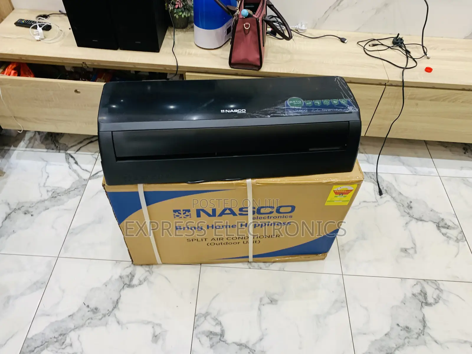 Get a New Sleek Air Conditioner Split R410 Black Nasco 1.5hp