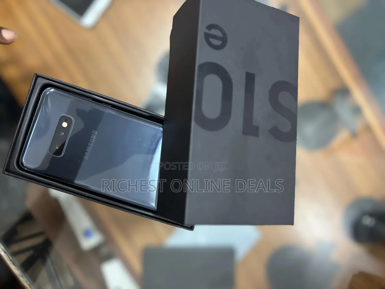 New Samsung Galaxy S10e 128 GB Black