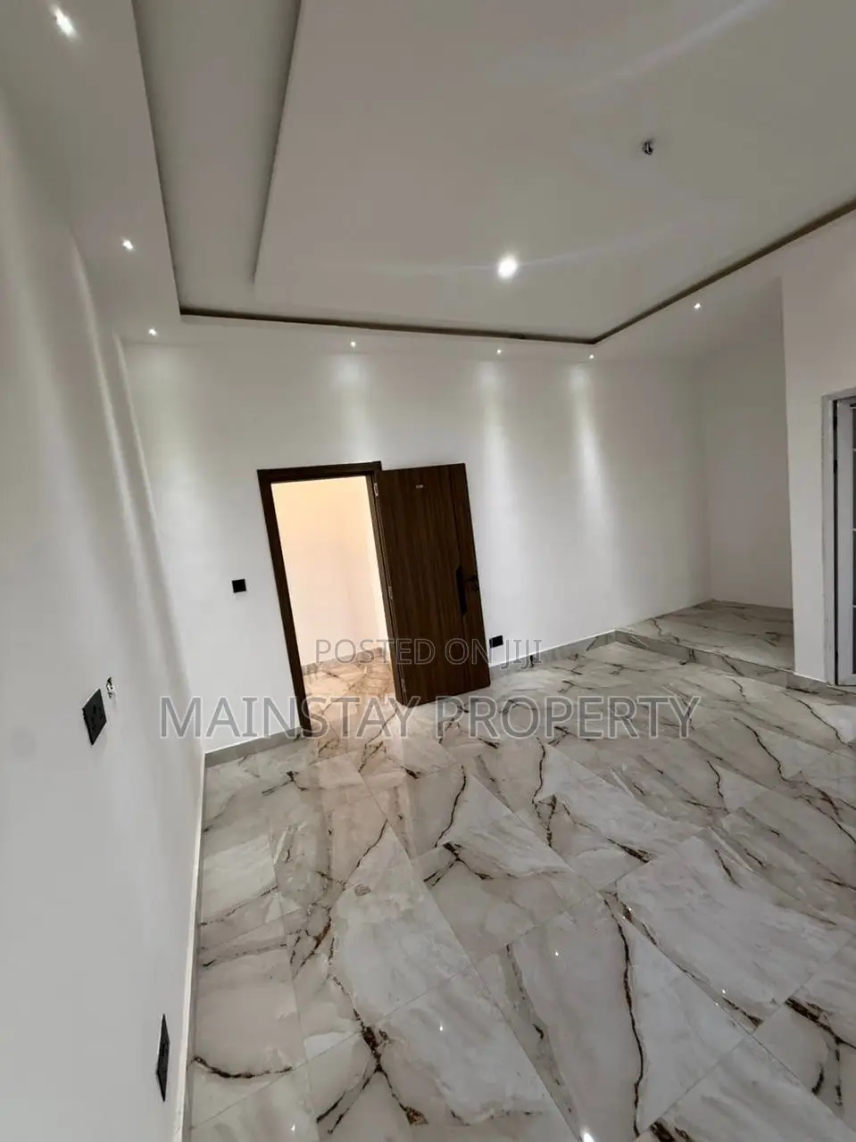 5bdrm House in SSNIT Flats for sale